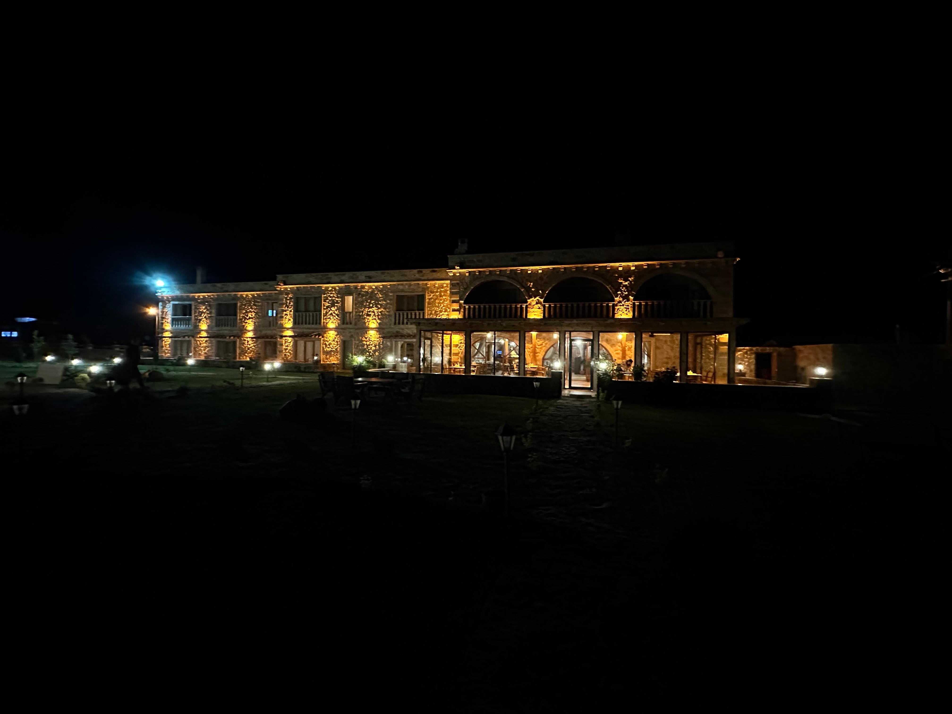 El hotel de noche 