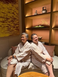 We enjoyed the sauna and jacuzzi