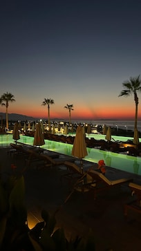 Tramonto dalle piscine centrali