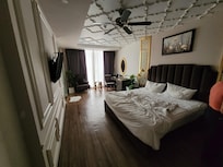 Large, spacious, comfy and clean.