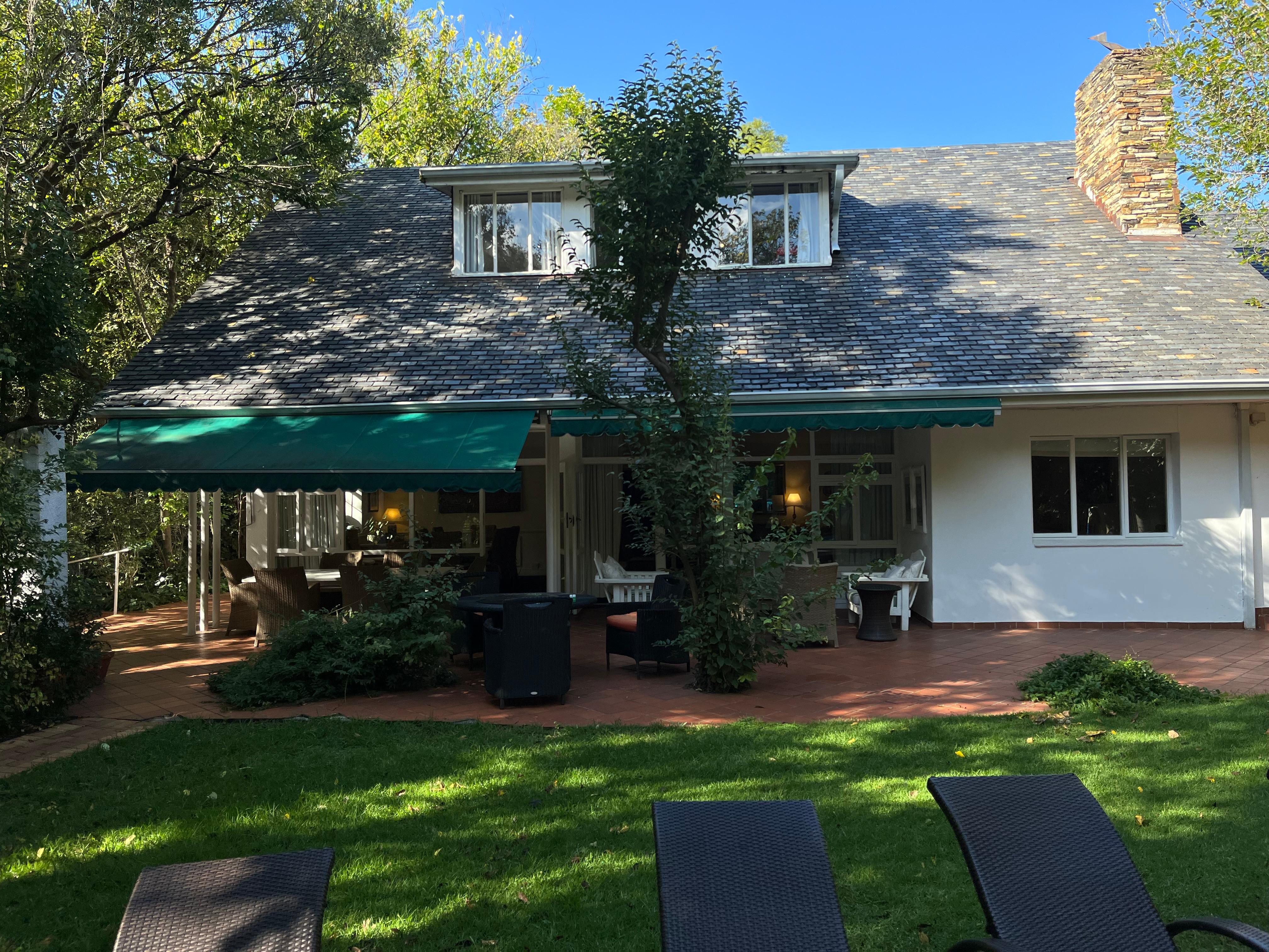 Main house and breakfast area 