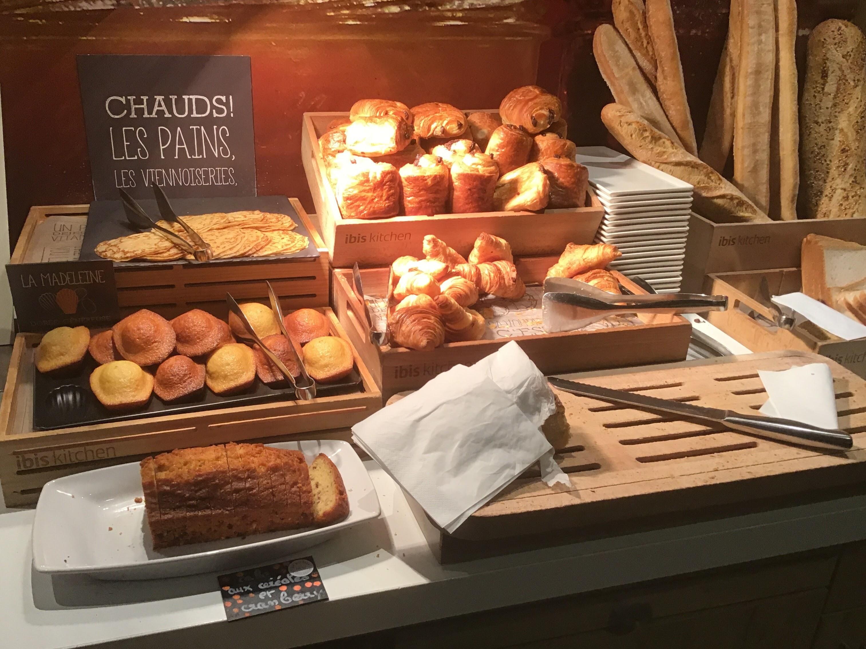 朝食のパン。どれも美味しい。