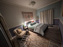 Extremely relaxing downstairs bedroom. Excellent lighting!