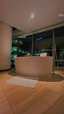 The late night vibe at the paradox 🛁