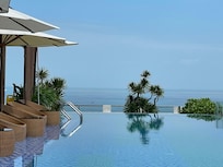 Rooftop pool, bar, & restaurant. Prices like outside, but better quality & service.