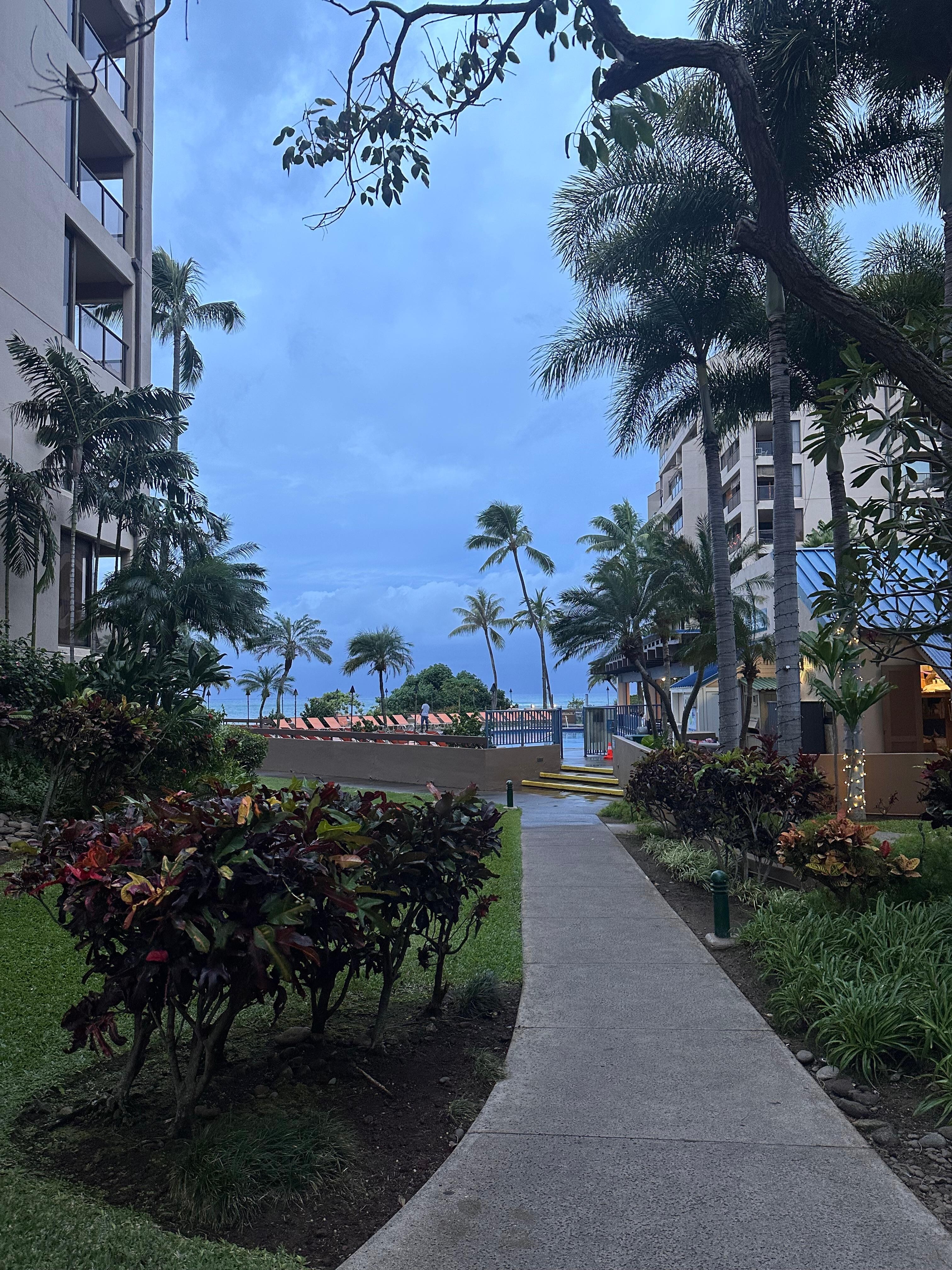 Condo grounds in good condition 