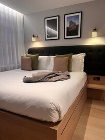 Schlafbereich - gute Verstaumöglichkeiten und super bequemes Bett. Eine Zusatzdecke war auch kein Problem.