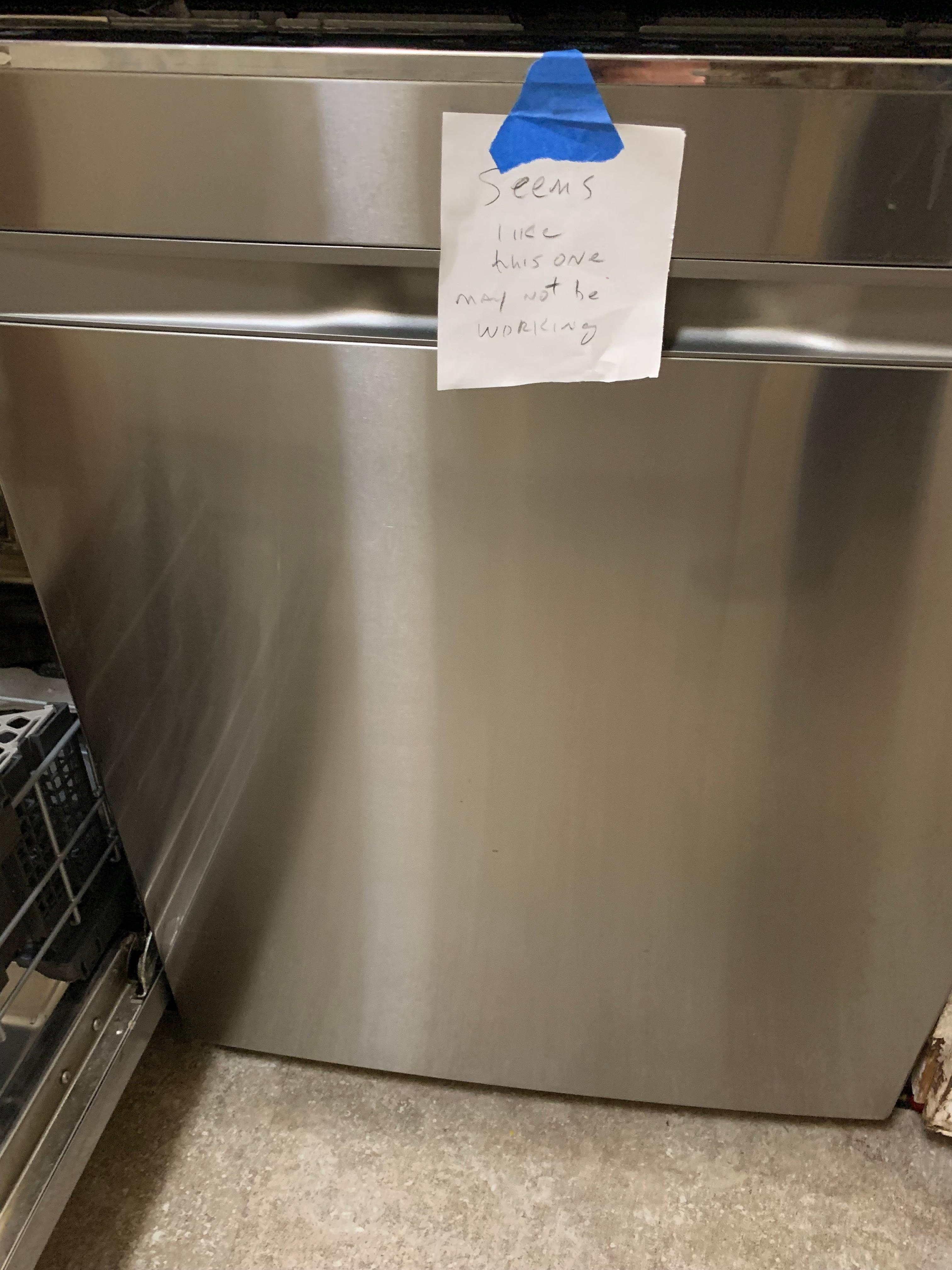 Note on dishwasher when we arrived. There was a second dishwasher thankfully. 