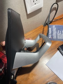 El l teléfono con polvo en la parte trasera