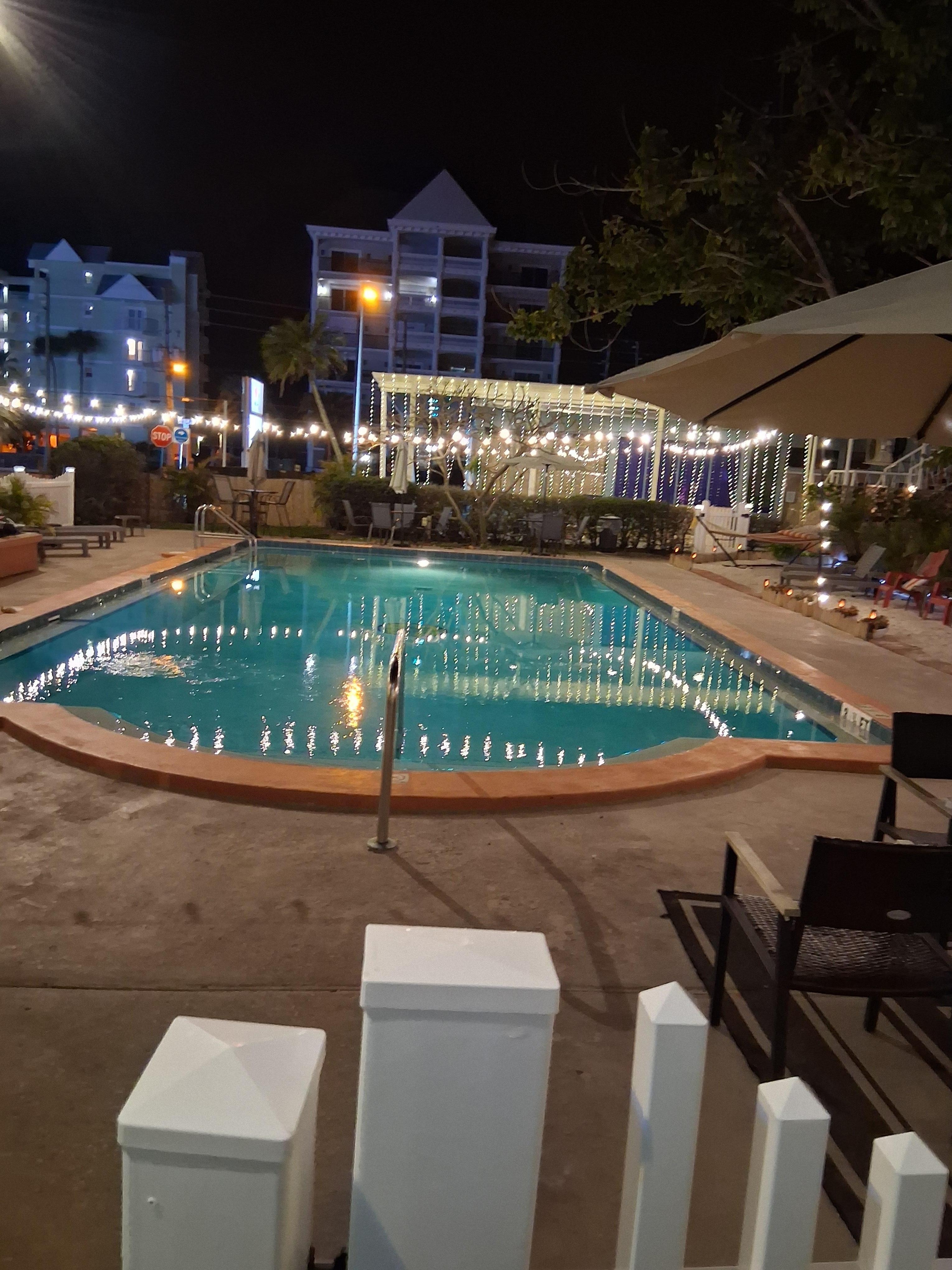 Pool lighting at night was lovely! 