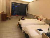 寬敞簡約、窗景佳