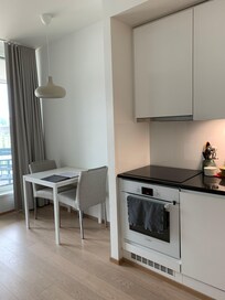 Full kitchen