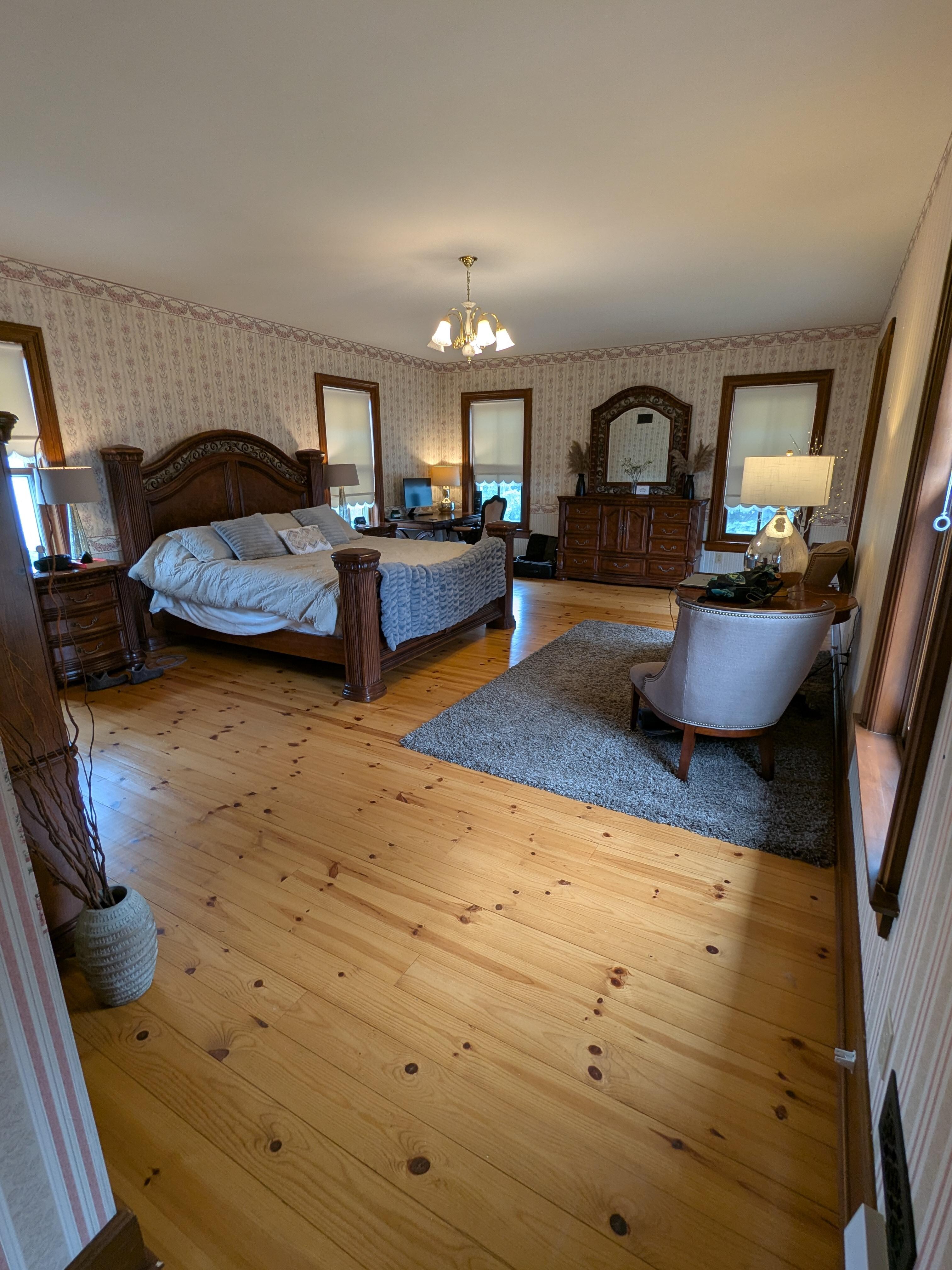 Master bedroom 
