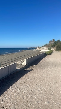 Strandpromenad mot Sabinillas