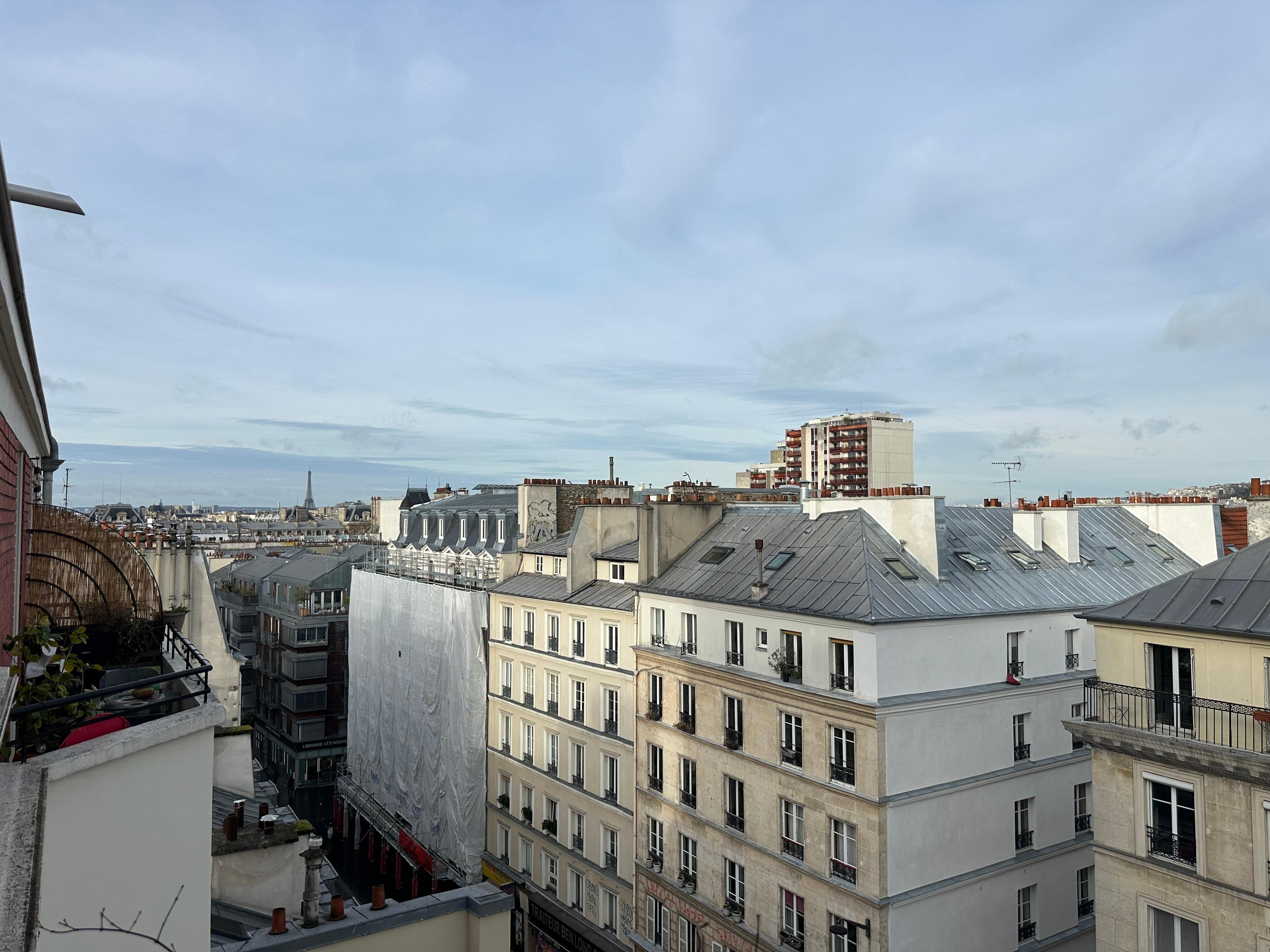 Balcony view of Eiffel Tower stunnng night show too
