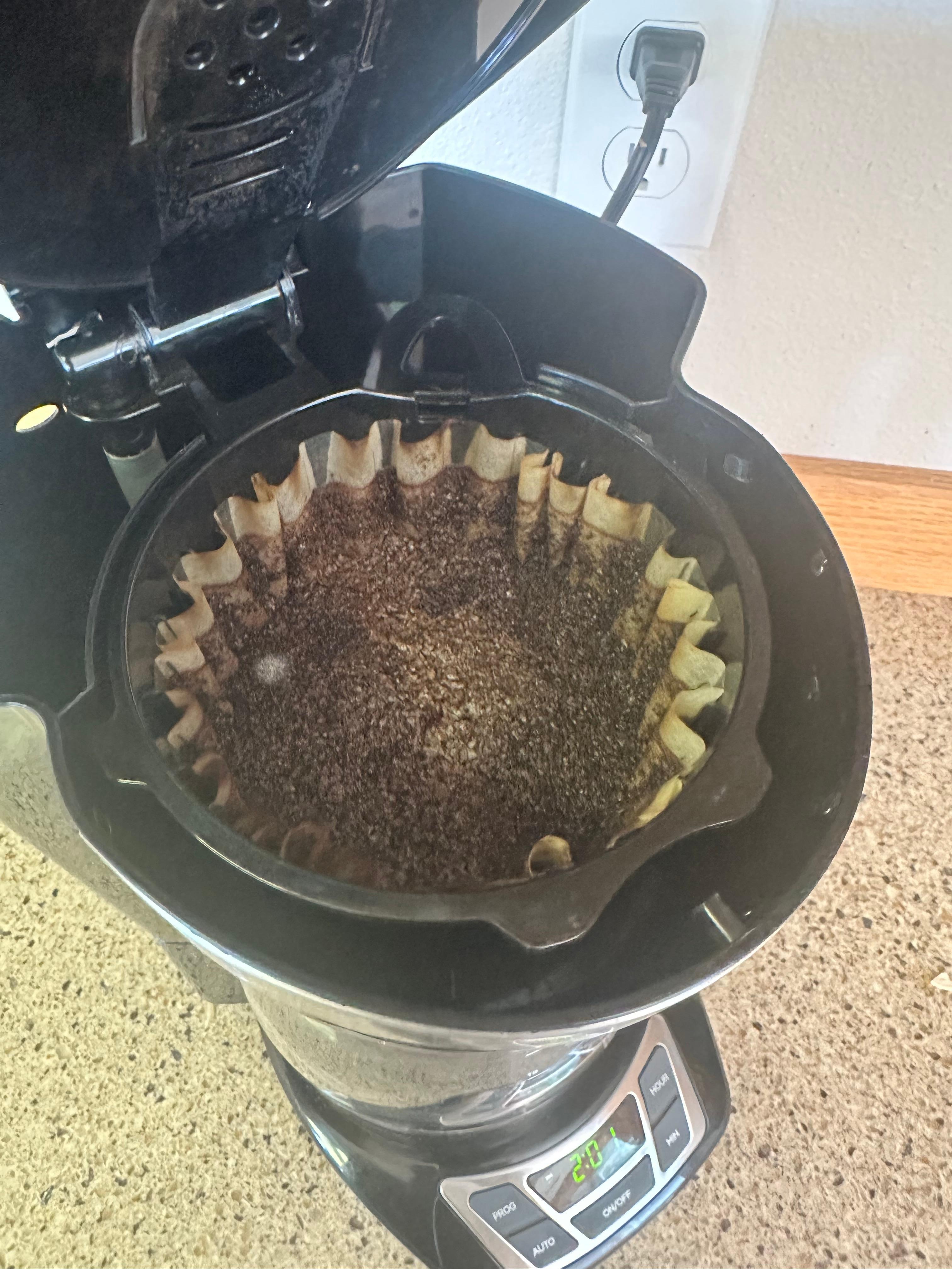 Moldy unusable coffee maker--highlighted as provided in the VRBO description