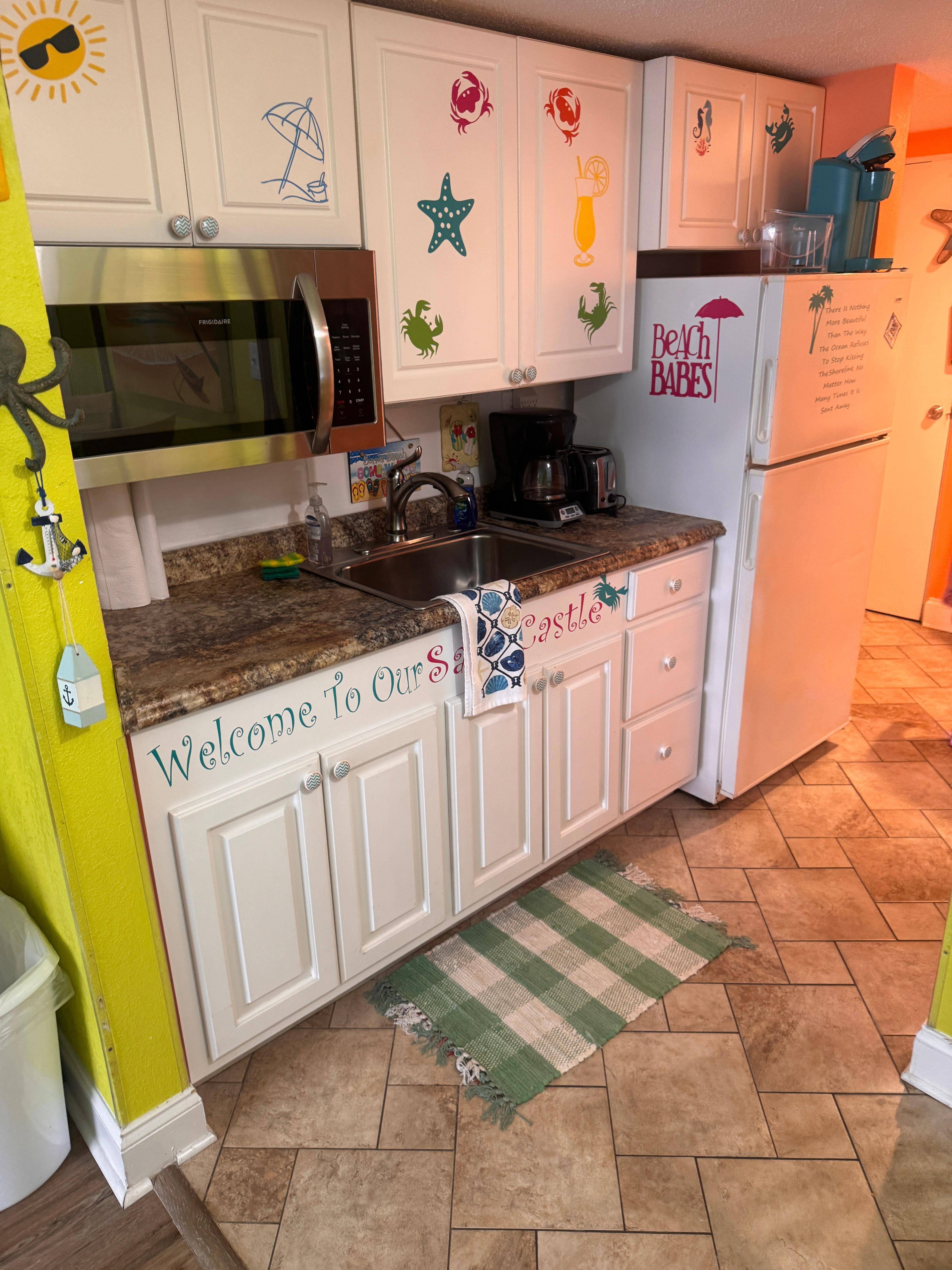 Kitchen Quick Note There Is Plug-In Electric Cooktops Above Refrigerator 