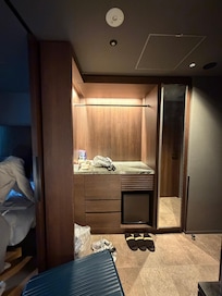 The bar and drop off area was very useful