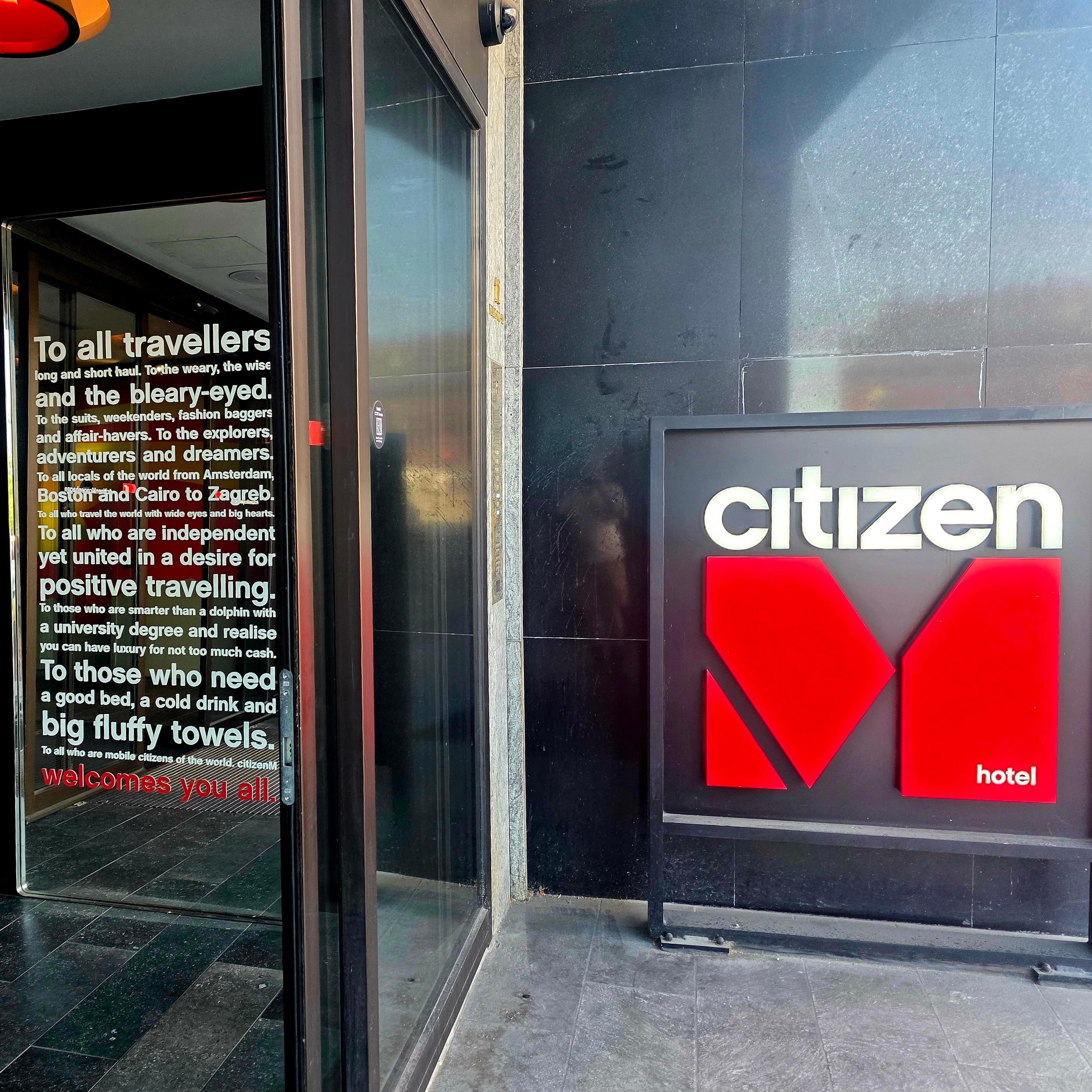 Entrance off the street