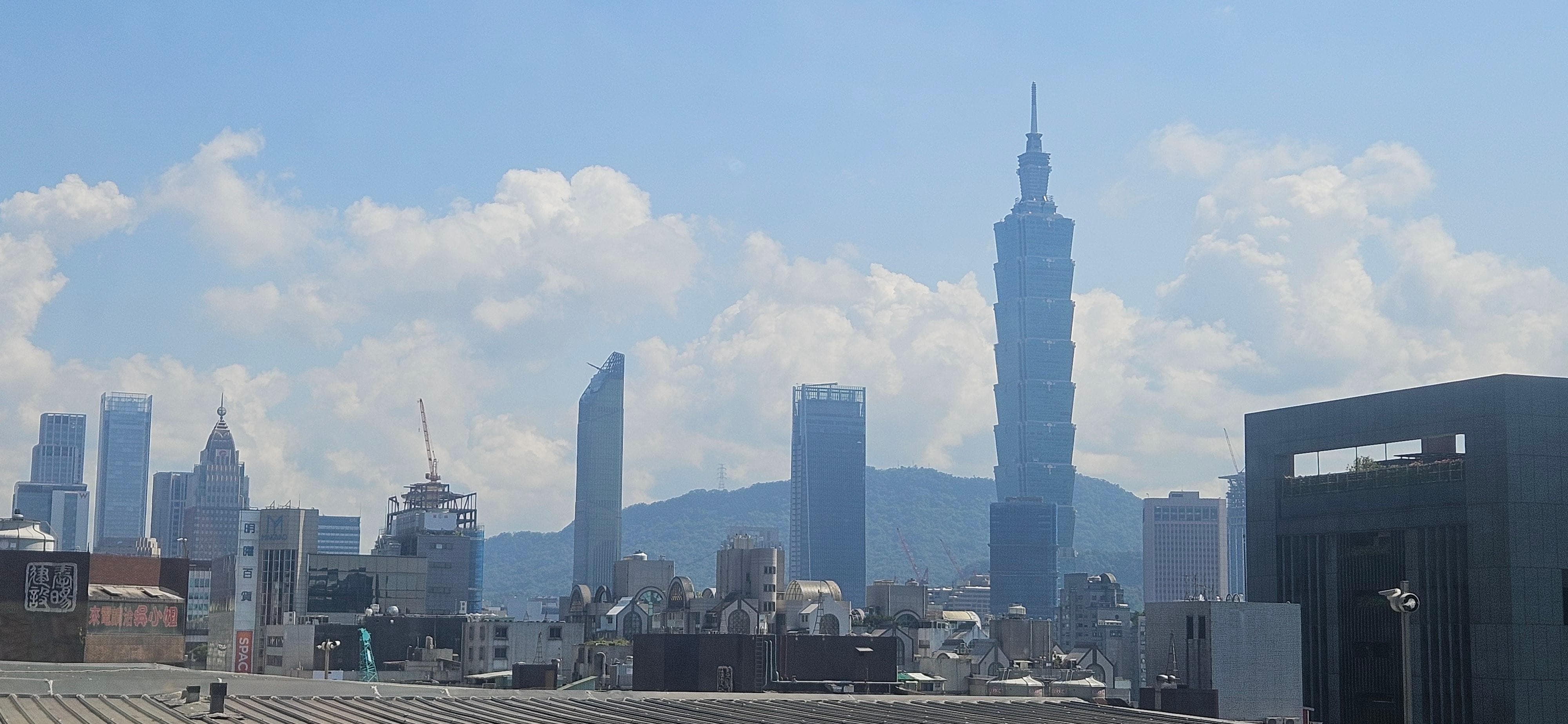 With a good scenery of Tower 101.