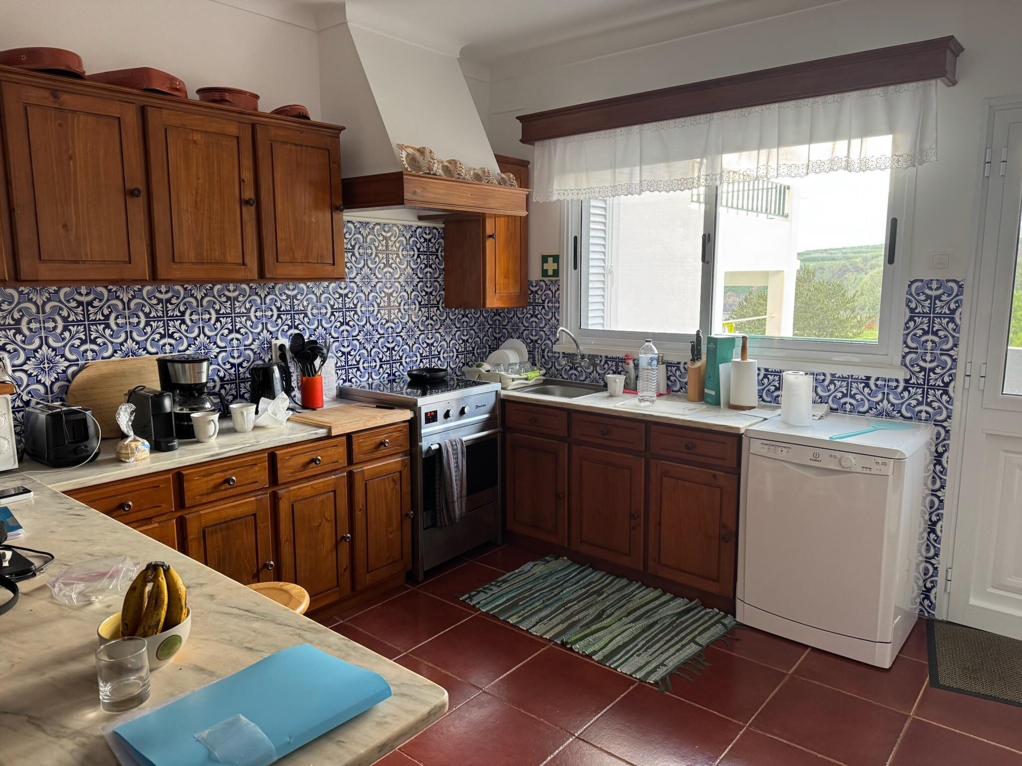 fully equipped kitchen