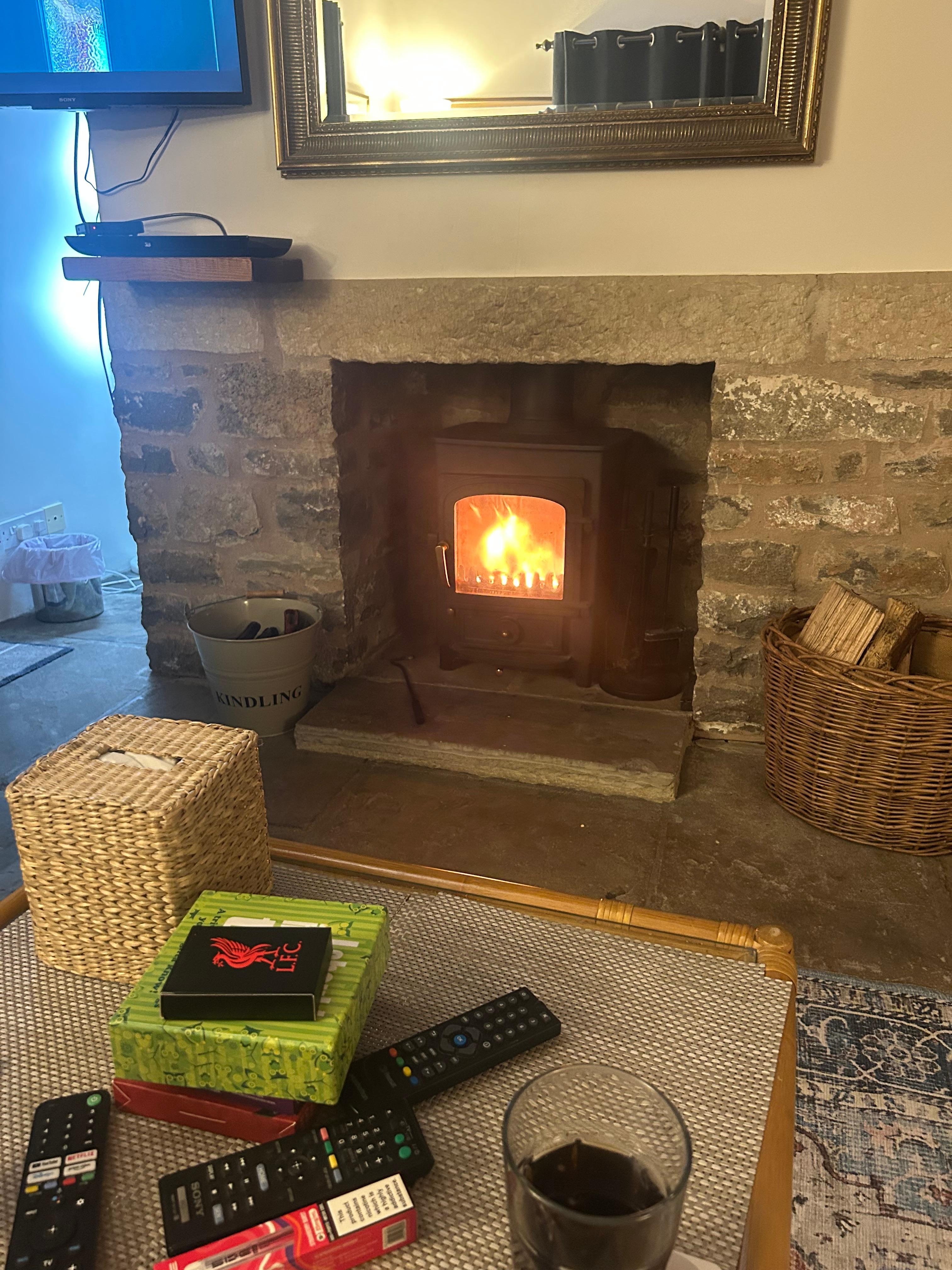 Warm, cosy fire, easy to operate 