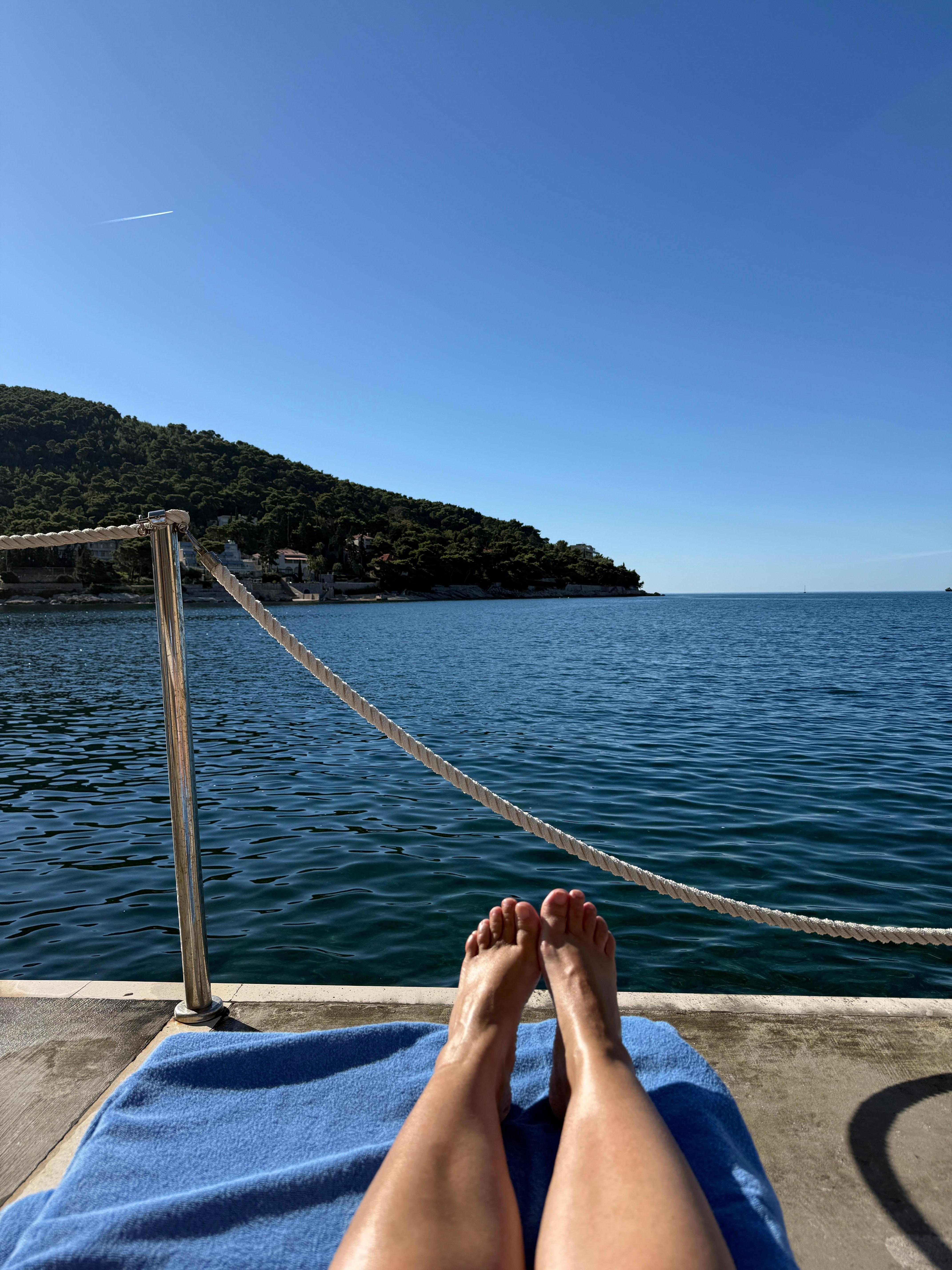 Sunbeds at coast edge in More Bar