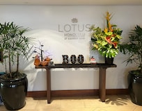 Nicely decorated entrance