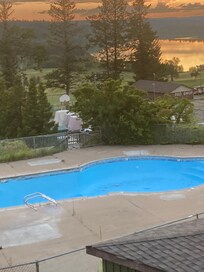 No pool