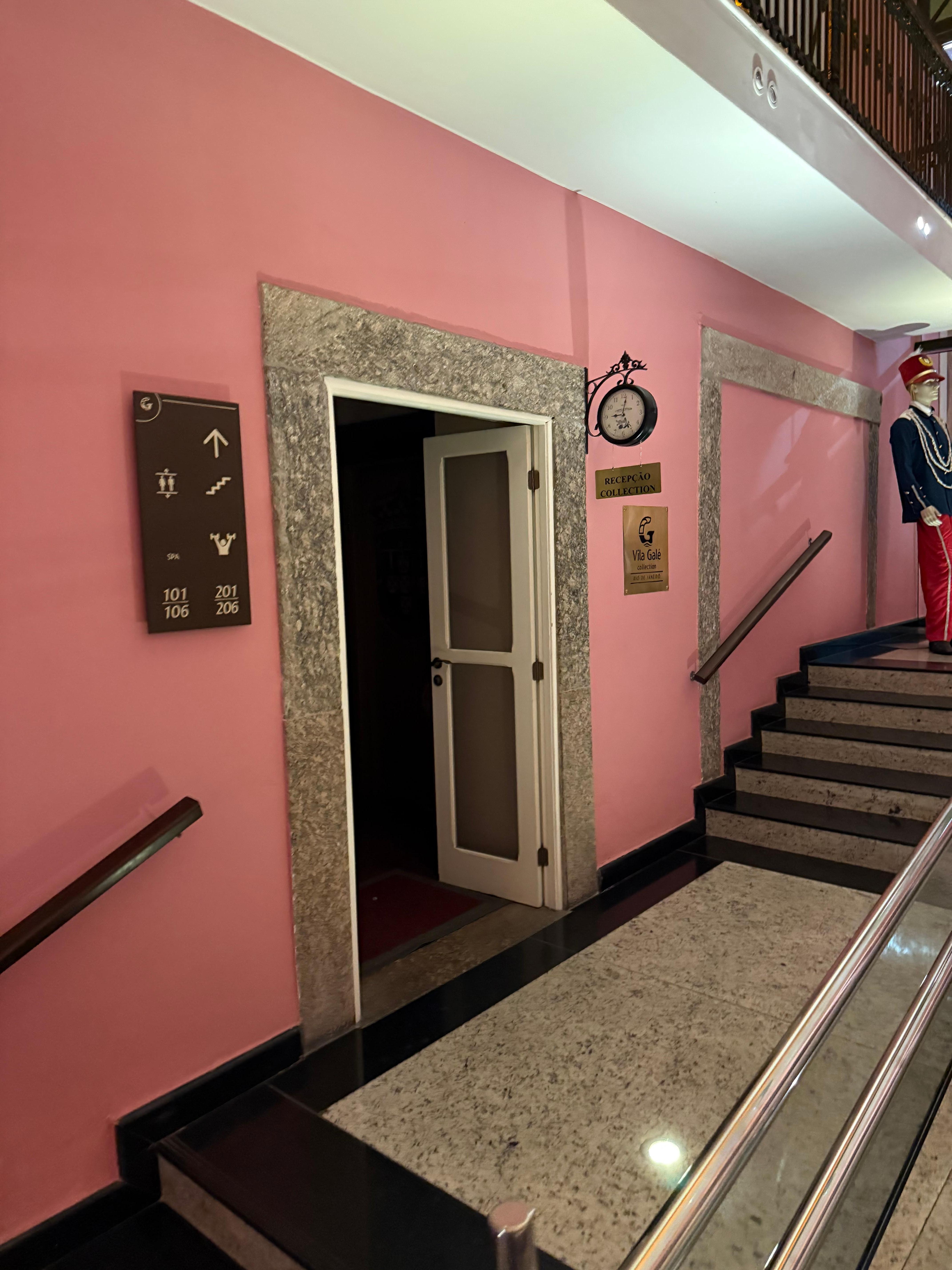 Suposta recepção da ala Collection - que não era utilizada