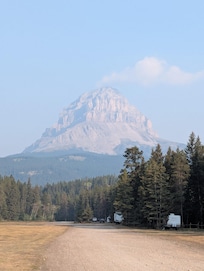 Crowsnest Mountain