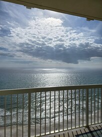 Views from this unit are absolutely fabulous! Enjoyed watching the fog come and go, the waves, clouds, and sunsets.