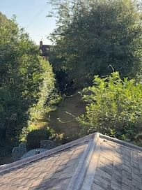 Extensive rear garden