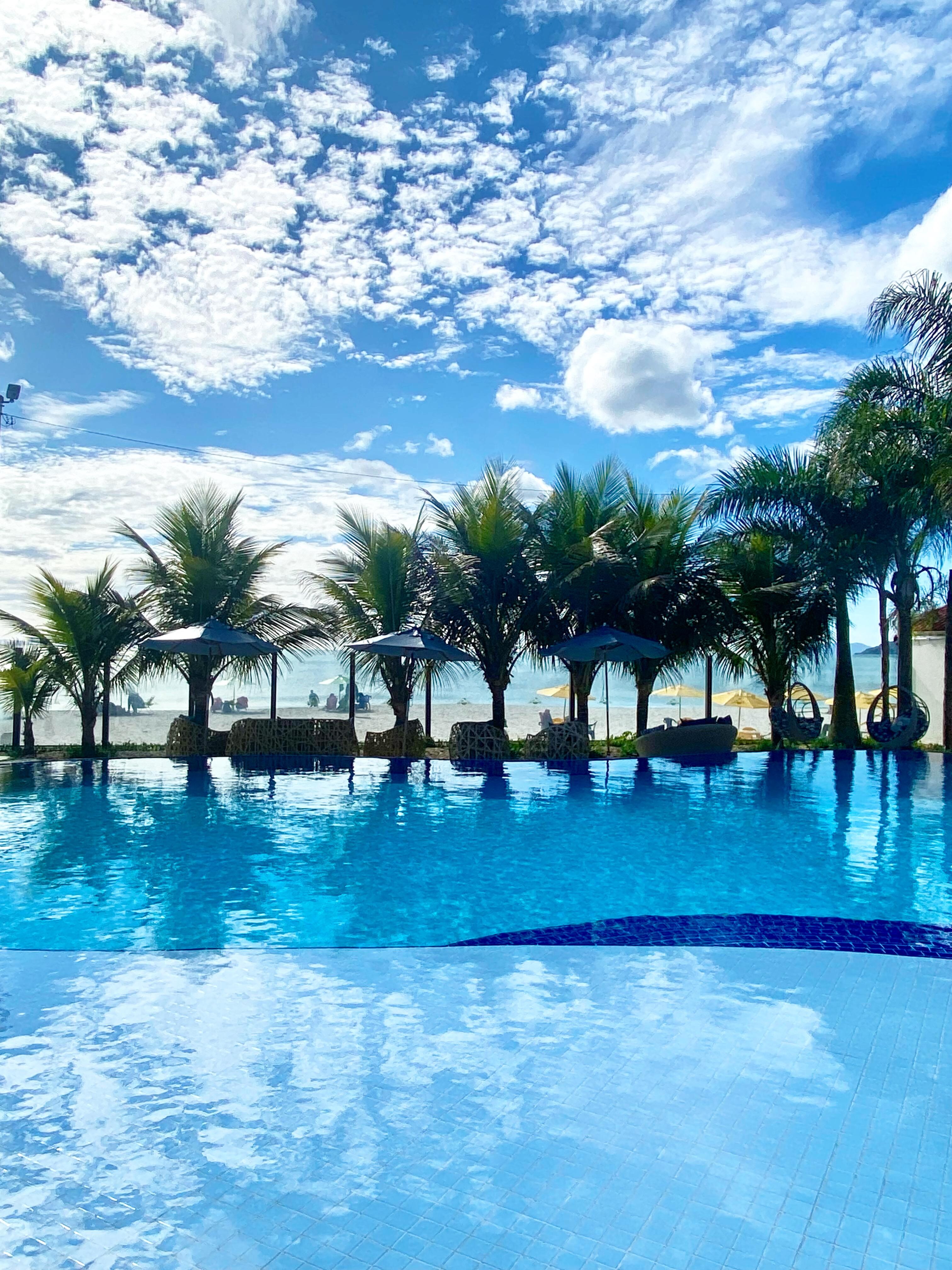 Piscina realmente condiz com a foto que o hotel mostra.