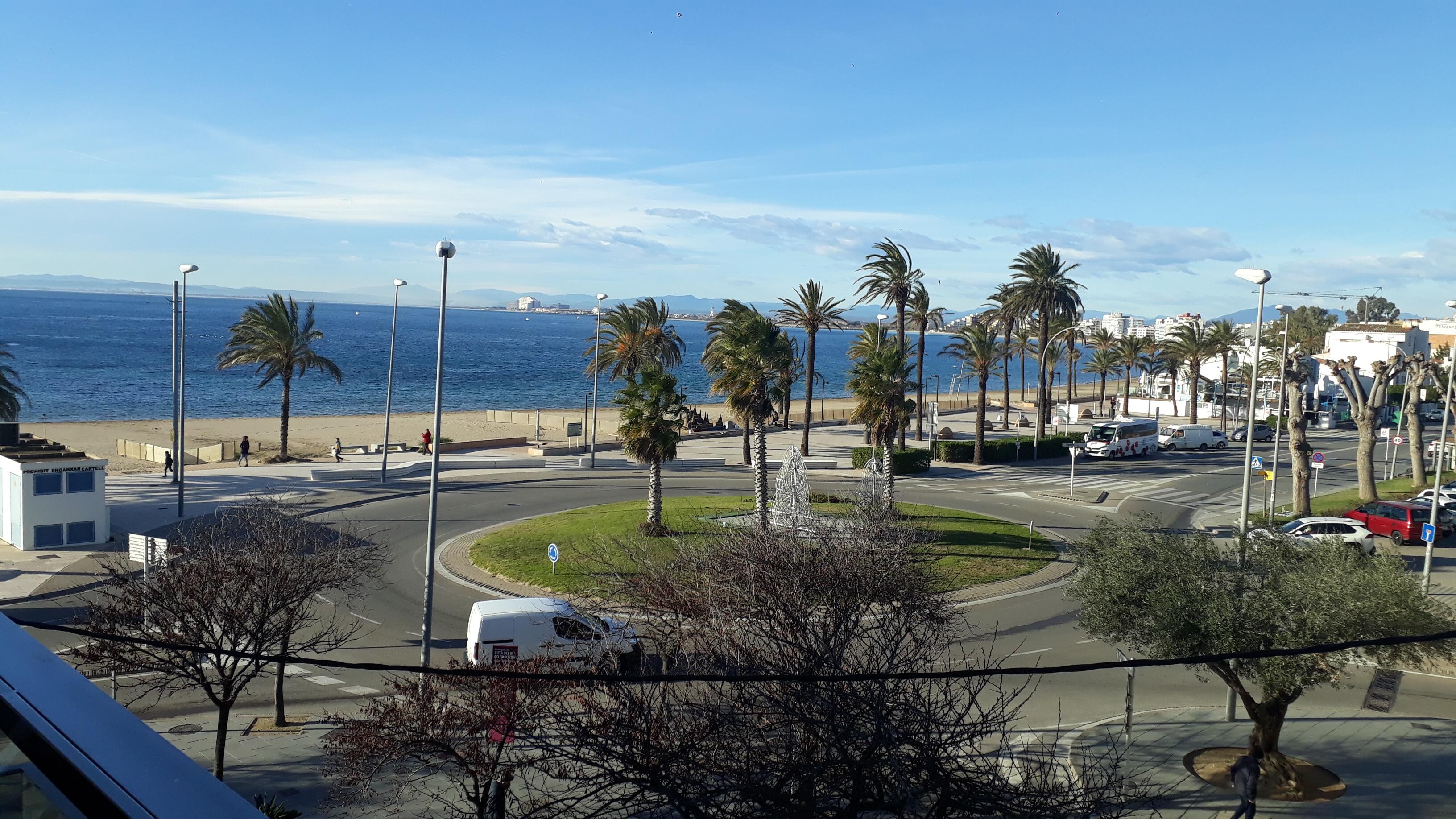 Vue cote droit hotel