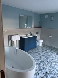 Very spacious bathroom