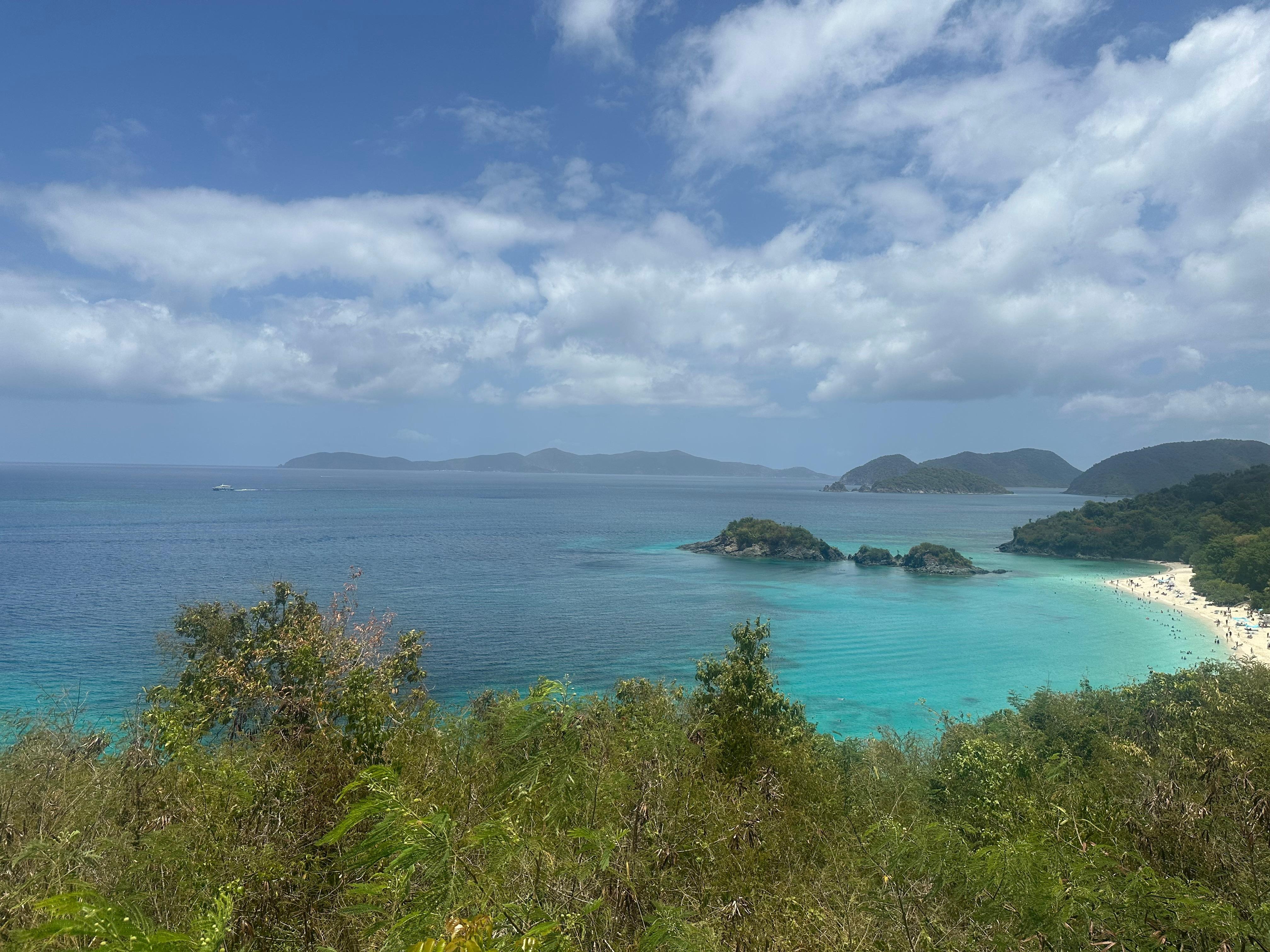 Trunk Bay - best views and yummy pain killers 