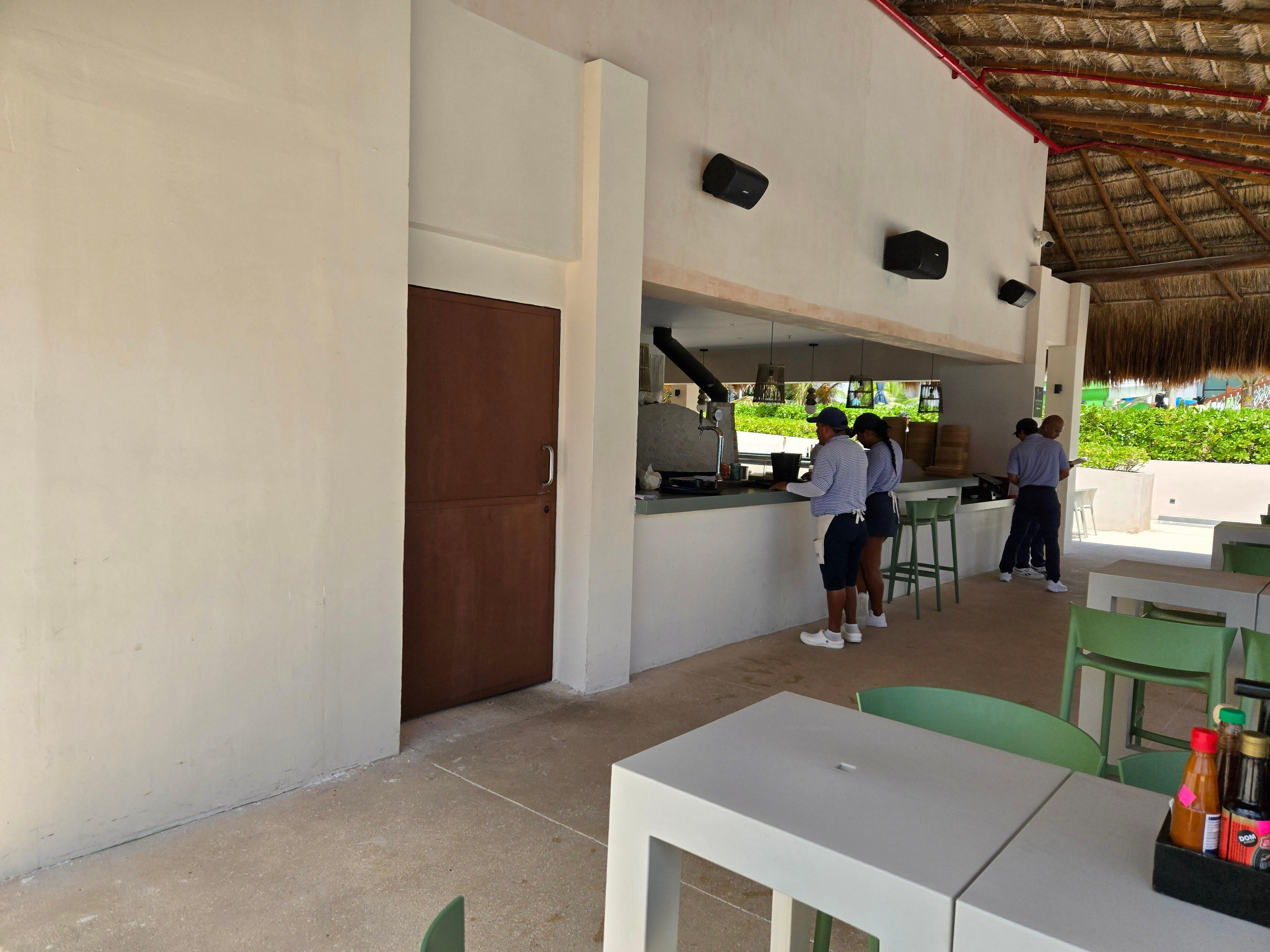 
Snack bar-pizza