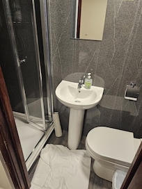 The shower was first class, although it takes a couple of minutes to warm up