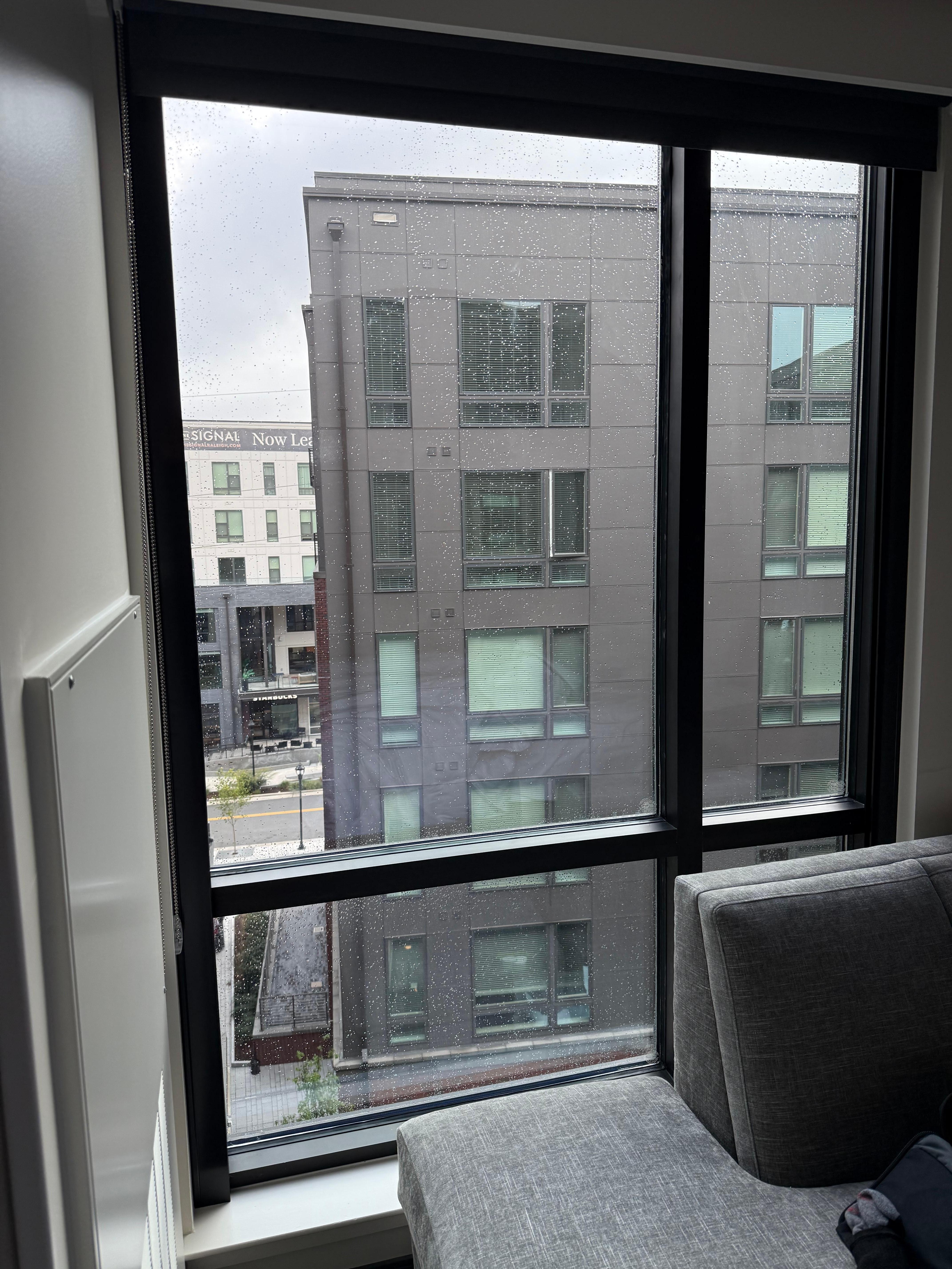 View wasn’t the best (looking at an apartment complex) but oddly enough I didn’t have an issue with it. Kinda felt home-y.