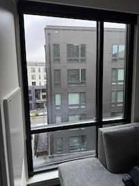 View wasn’t the best (looking at an apartment complex) but oddly enough I didn’t have an issue with it. Kinda felt home-y.