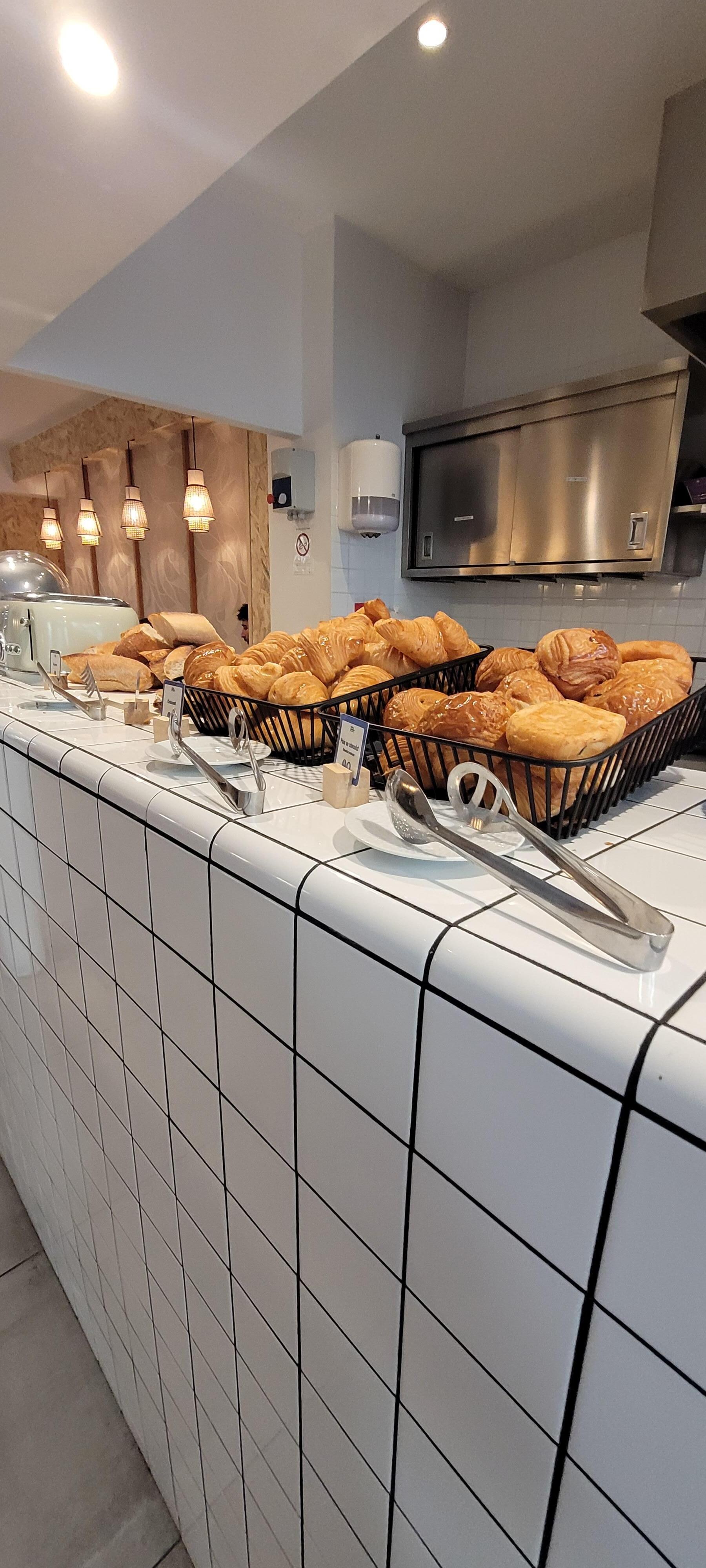 petit déjeuner, produits frais et français