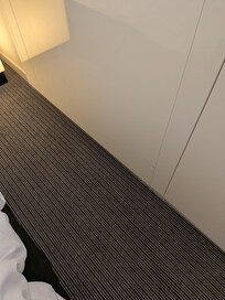 Schlieren an Schranktür