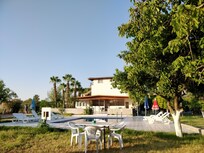 Вид со стороны бассейна