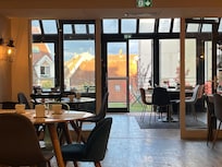 Breakfast room