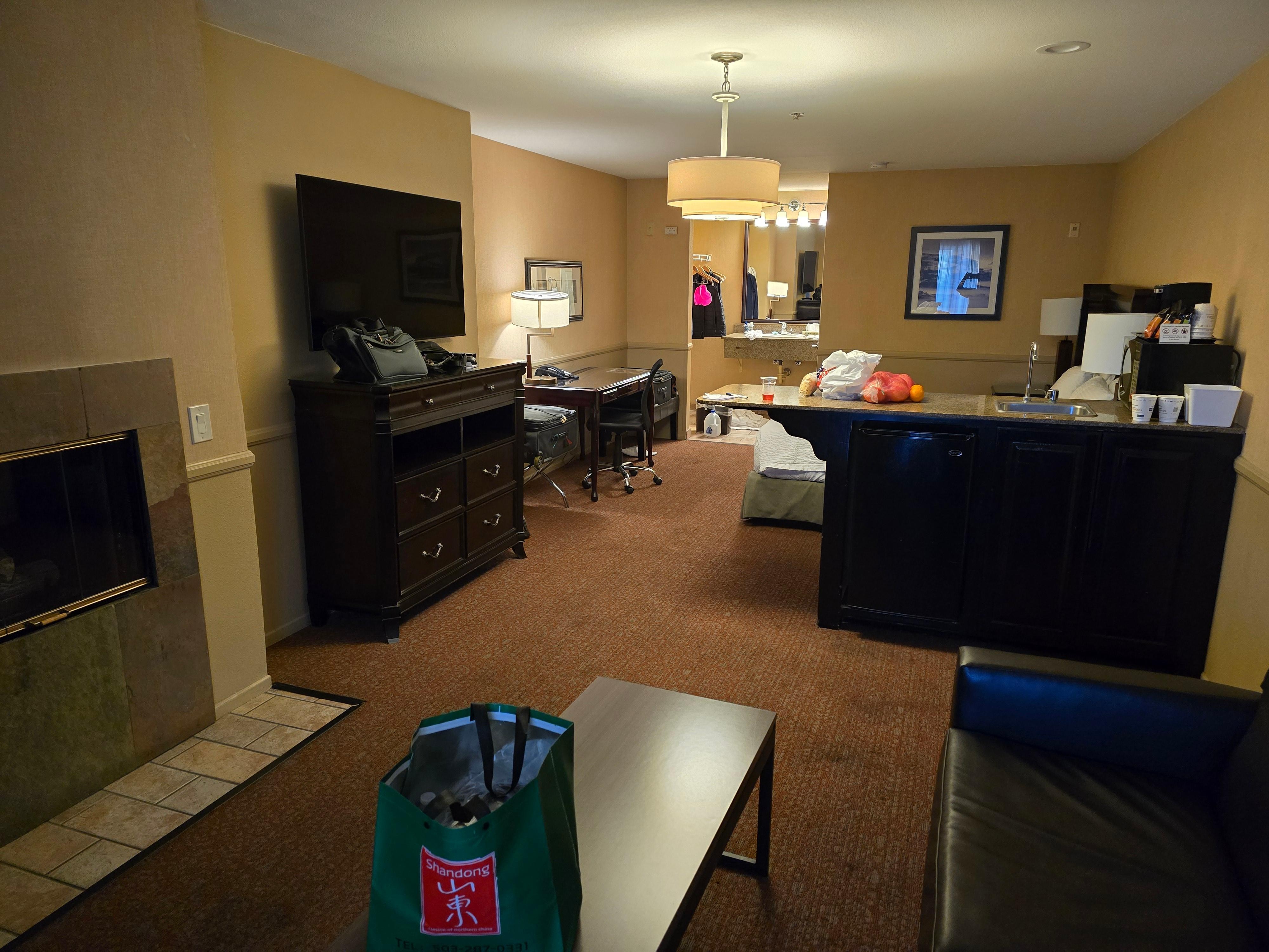 Room 231, Large, fireplace, island kitchenette, 