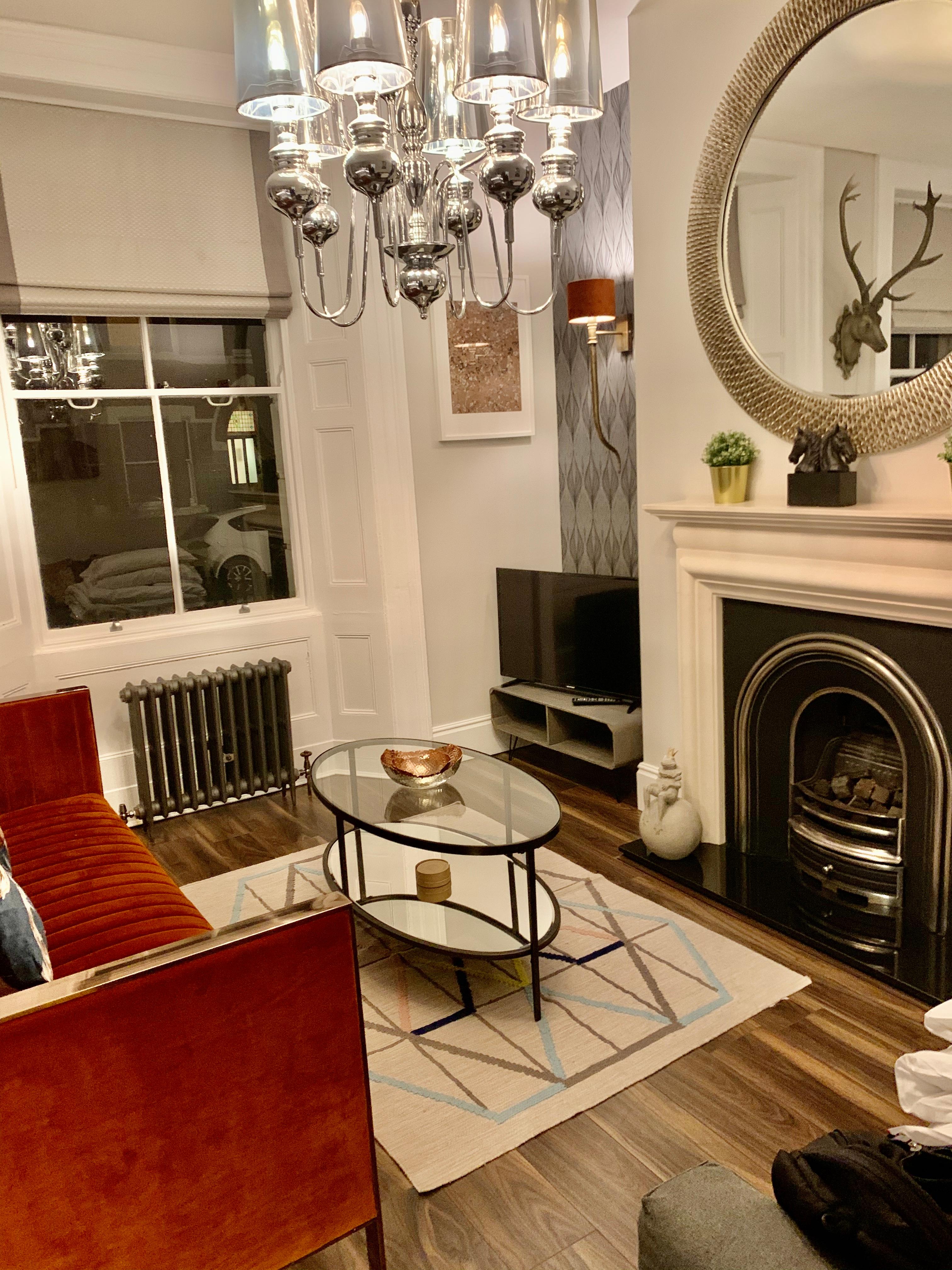 Very elegant lounge, really relaxing environment