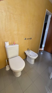 トイレットペーパーホルダーがない