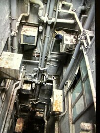 View by elevators WITH STRONG FOUL SMELL!