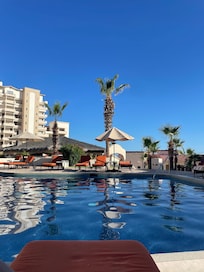 Upper pool area